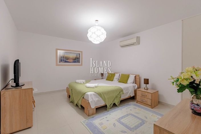 Image No.40-5 Bed Villa / Detached for sale