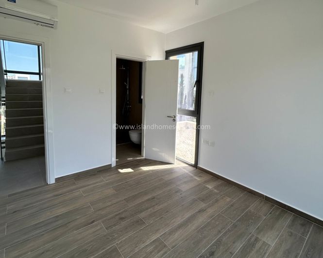 Image No.11-3 Bed Villa / Detached for sale