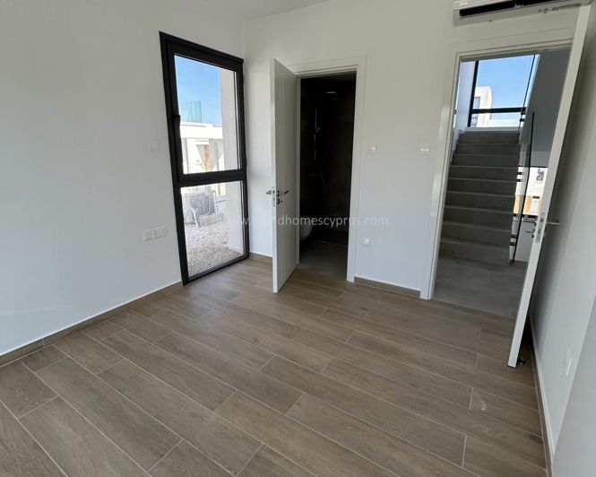 Image No.15-4 Bed Villa / Detached for sale