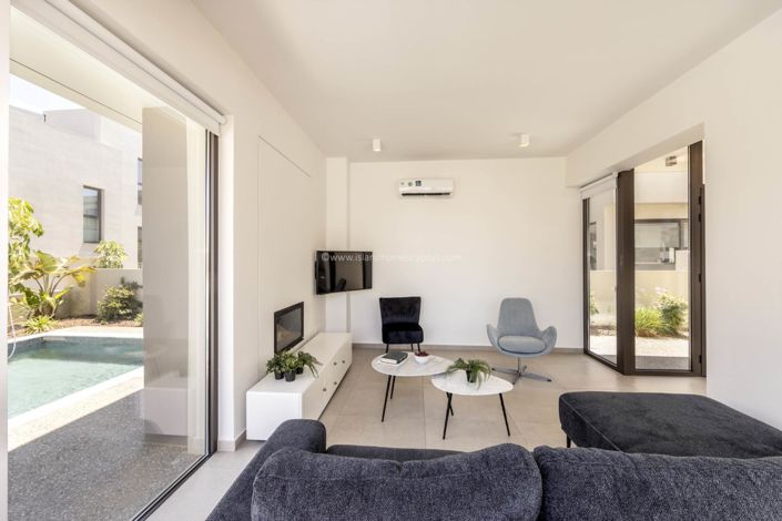 Image No.3-3 Bed Villa / Detached for sale