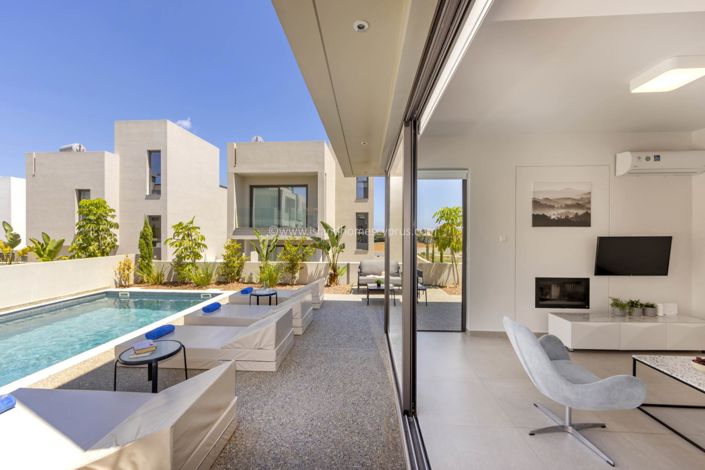 Image No.8-3 Bed Villa / Detached for sale