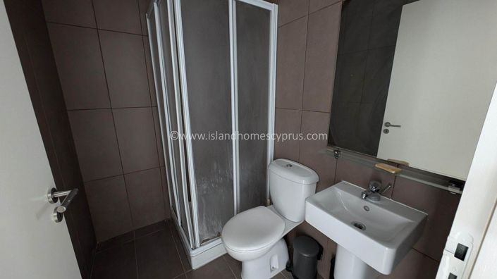 Image No.16-3 Bed Townhouse for sale