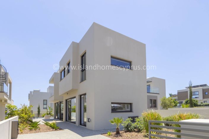 Image No.22-3 Bed Villa / Detached for sale