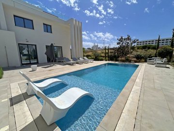 3 Bed Villa / Detached for sale