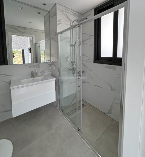 Image No.10-3 Bed Villa / Detached for sale