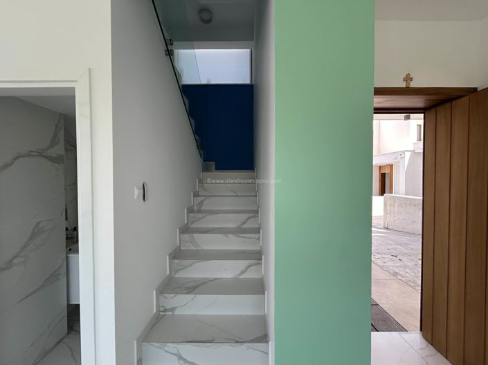 Image No.8-3 Bed Villa / Detached for sale