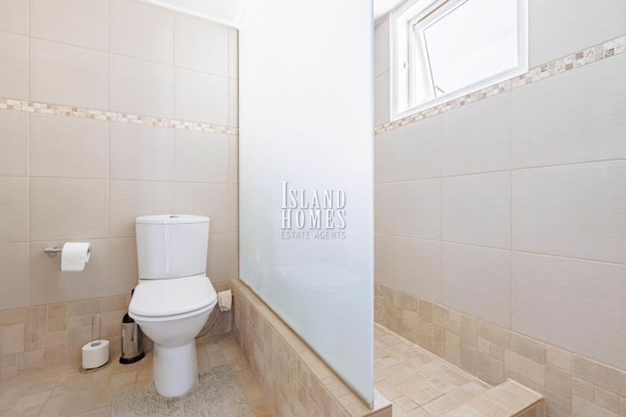 Image No.20-3 Bed Villa / Detached for sale