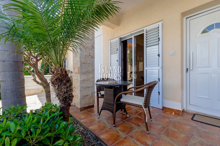 Image No.14-3 Bed Property for sale