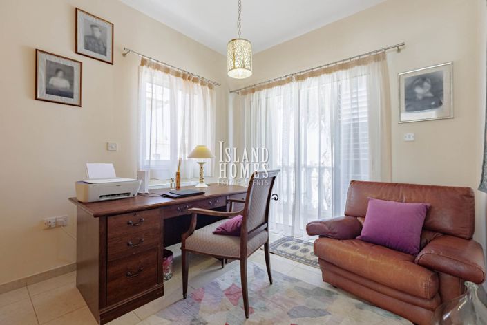 Image No.16-3 Bed Property for sale