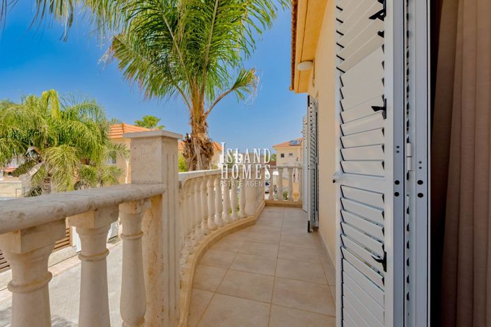 Image No.18-3 Bed Property for sale