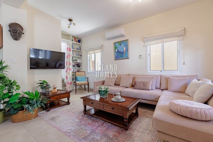 Image No.3-3 Bed Property for sale