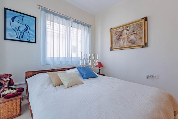 Image No.21-3 Bed Property for sale