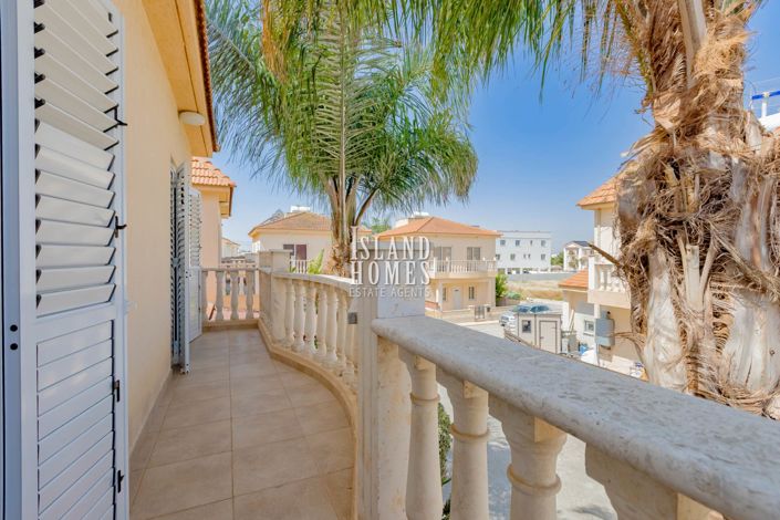 Image No.23-3 Bed Property for sale