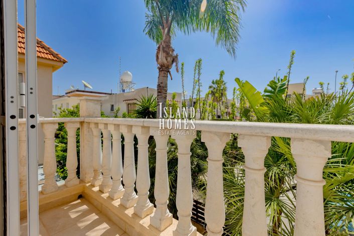 Image No.28-3 Bed Property for sale