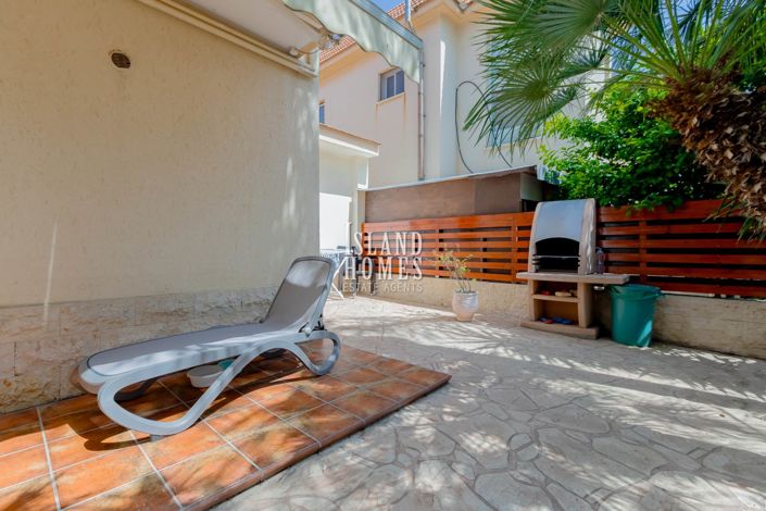 Image No.32-3 Bed Property for sale