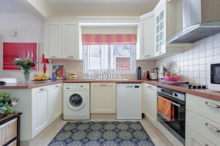 Image No.5-3 Bed Property for sale