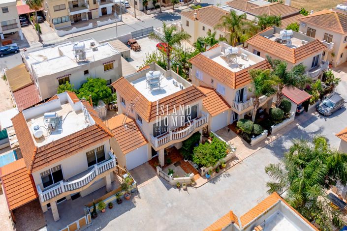 Image No.7-3 Bed Property for sale