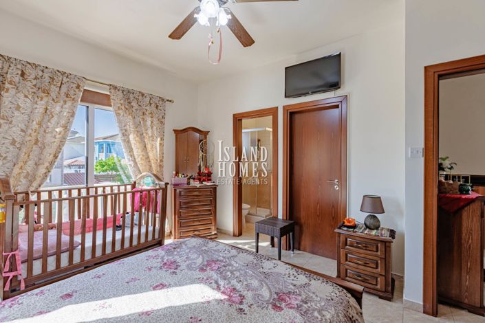 Image No.19-3 Bed Villa / Detached for sale