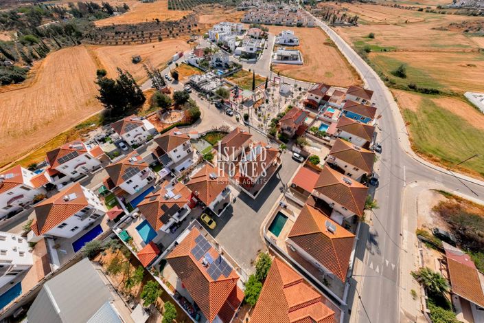 Image No.30-3 Bed Villa / Detached for sale