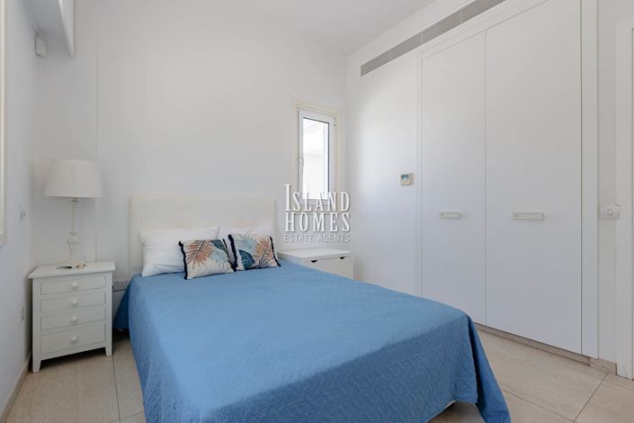 Image No.20-4 Bed Villa / Detached for sale