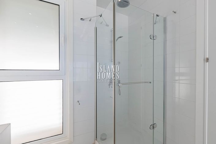 Image No.28-4 Bed Villa / Detached for sale