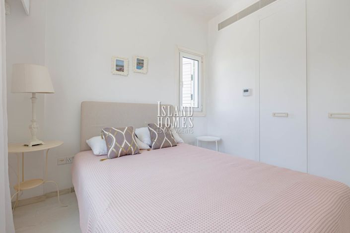 Image No.30-4 Bed Villa / Detached for sale