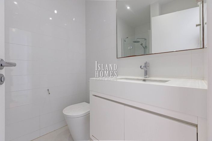 Image No.31-4 Bed Villa / Detached for sale