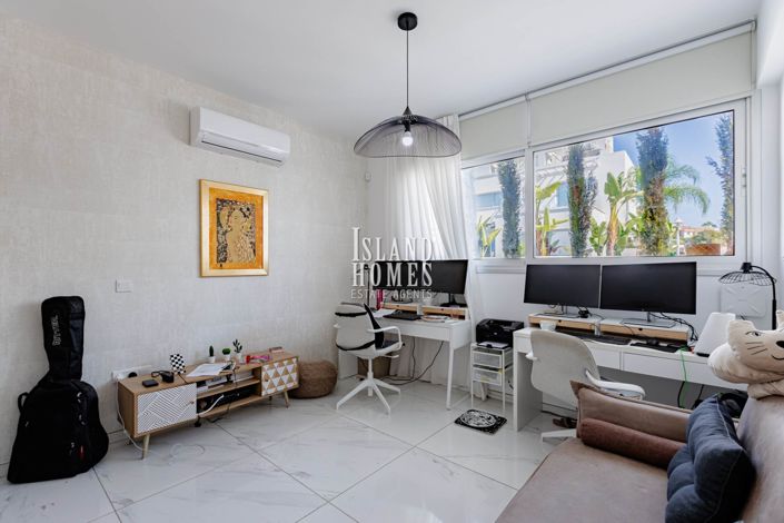 Image No.16-3 Bed Property for sale