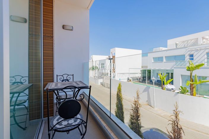 Image No.25-3 Bed Property for sale