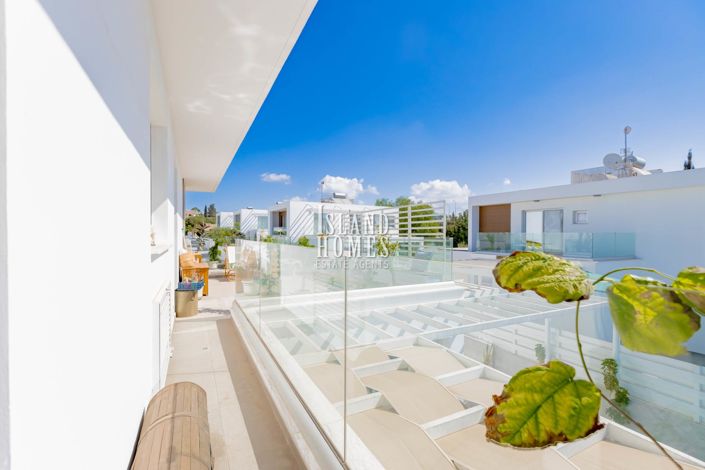 Image No.29-3 Bed Property for sale