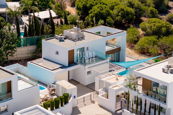 Image No.32-3 Bed Property for sale