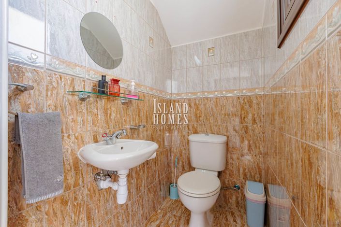 Image No.17-4 Bed Villa / Detached for sale