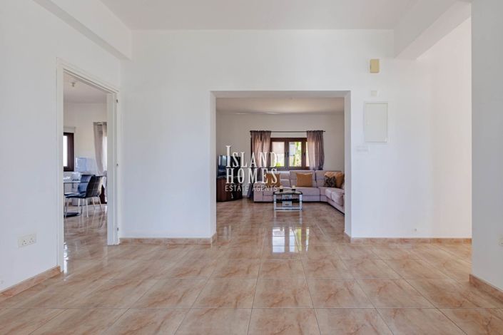 Image No.5-4 Bed Villa / Detached for sale