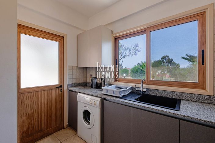 Image No.11-3 Bed Villa / Detached for sale