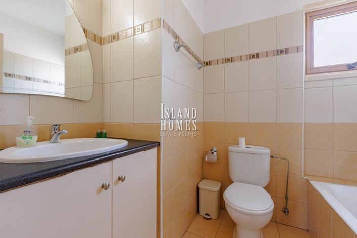 Image No.19-3 Bed Villa / Detached for sale