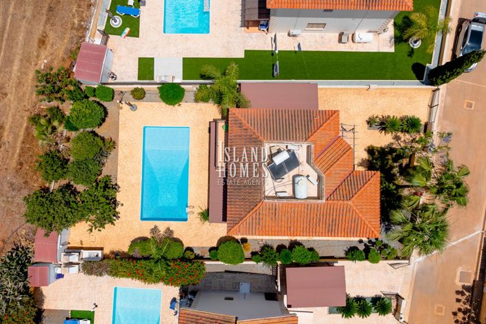 Image No.34-3 Bed Villa / Detached for sale