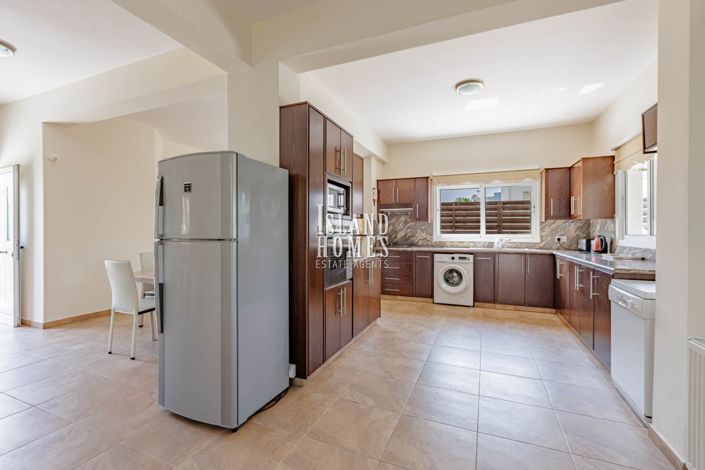 Image No.16-3 Bed Villa / Detached for sale