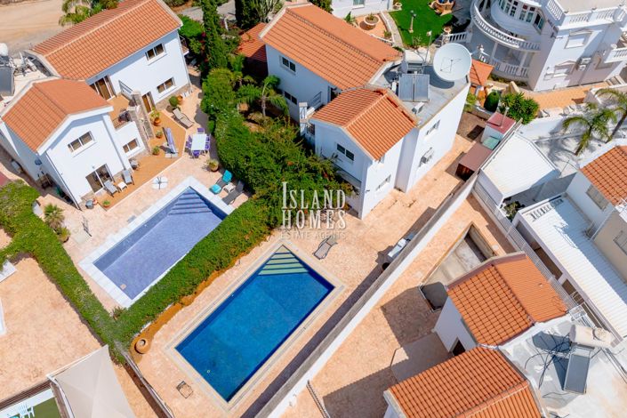 Image No.41-3 Bed Villa / Detached for sale