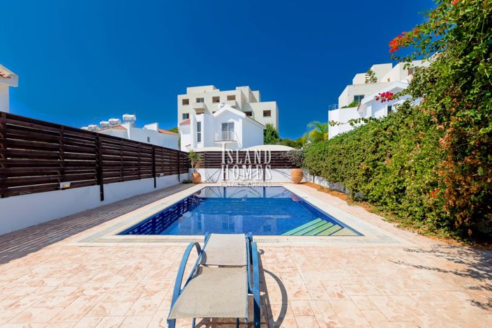 Image No.8-3 Bed Villa / Detached for sale