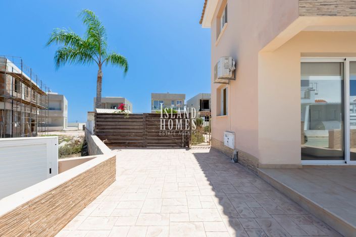 Image No.14-3 Bed Villa / Detached for sale