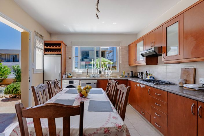 Image No.10-3 Bed Villa / Detached for sale