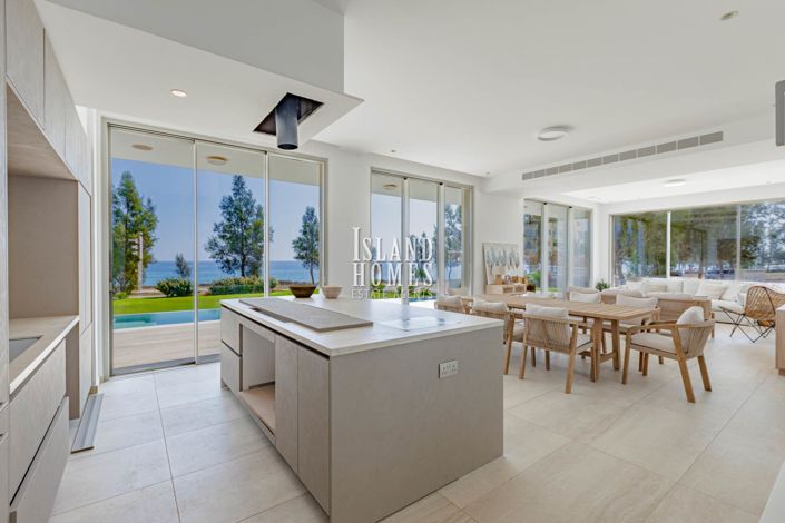 Image No.12-7 Bed Villa / Detached for sale