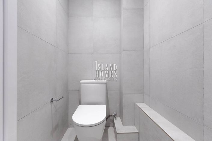 Image No.23-7 Bed Villa / Detached for sale