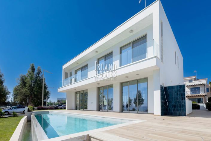 Image No.31-7 Bed Villa / Detached for sale