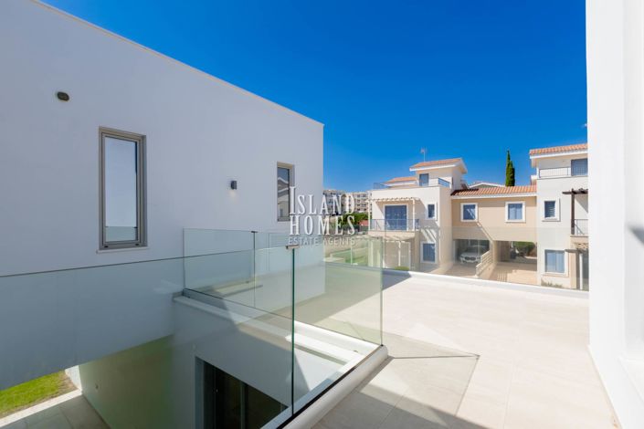 Image No.39-7 Bed Villa / Detached for sale