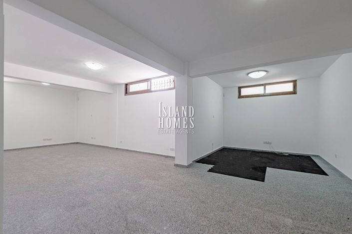 Image No.24-3 Bed Villa / Detached for sale