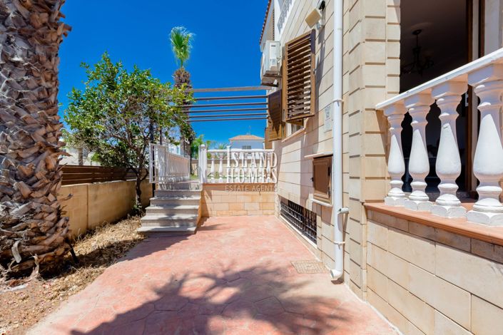 Image No.31-3 Bed Villa / Detached for sale