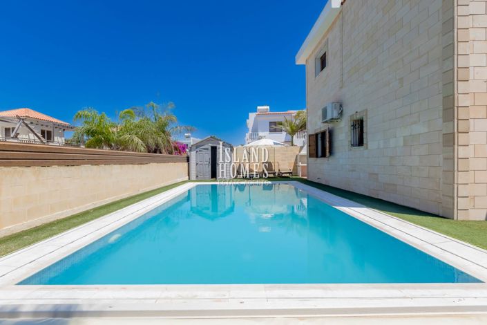 Image No.32-3 Bed Villa / Detached for sale