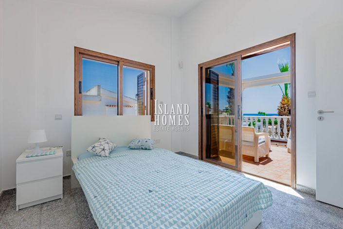 Image No.35-3 Bed Villa / Detached for sale