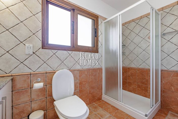 Image No.38-3 Bed Villa / Detached for sale